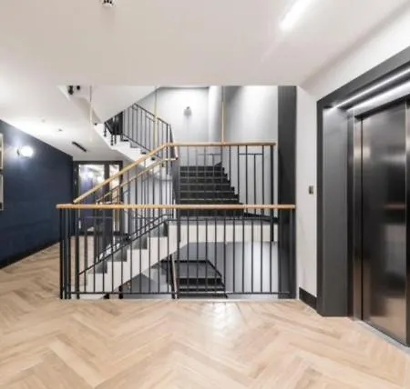 New Glamorous - Garnizon Wrzeszcz * גדנסק